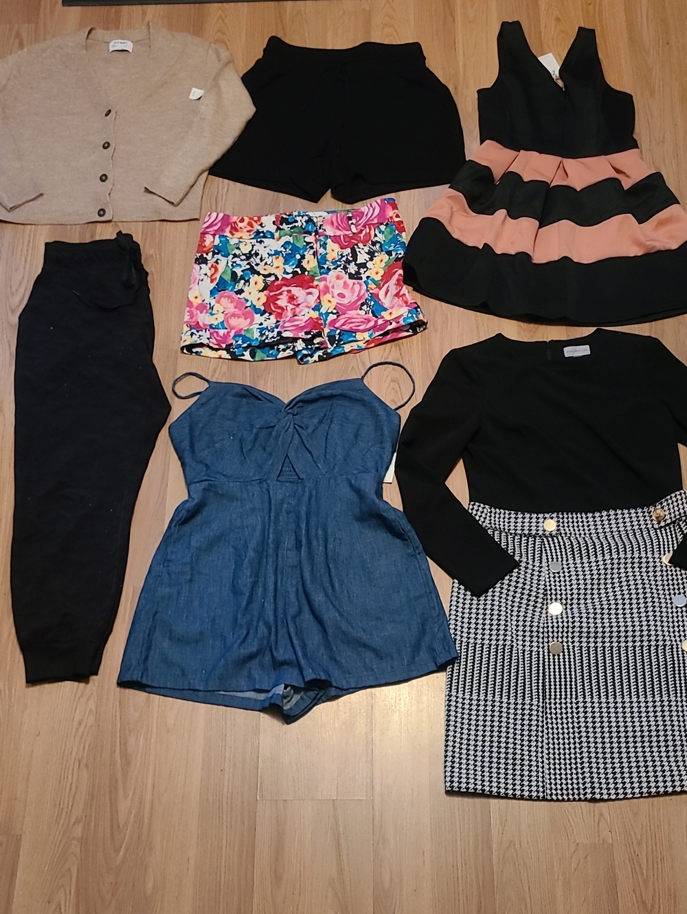 Women's M/L Clothing Lot